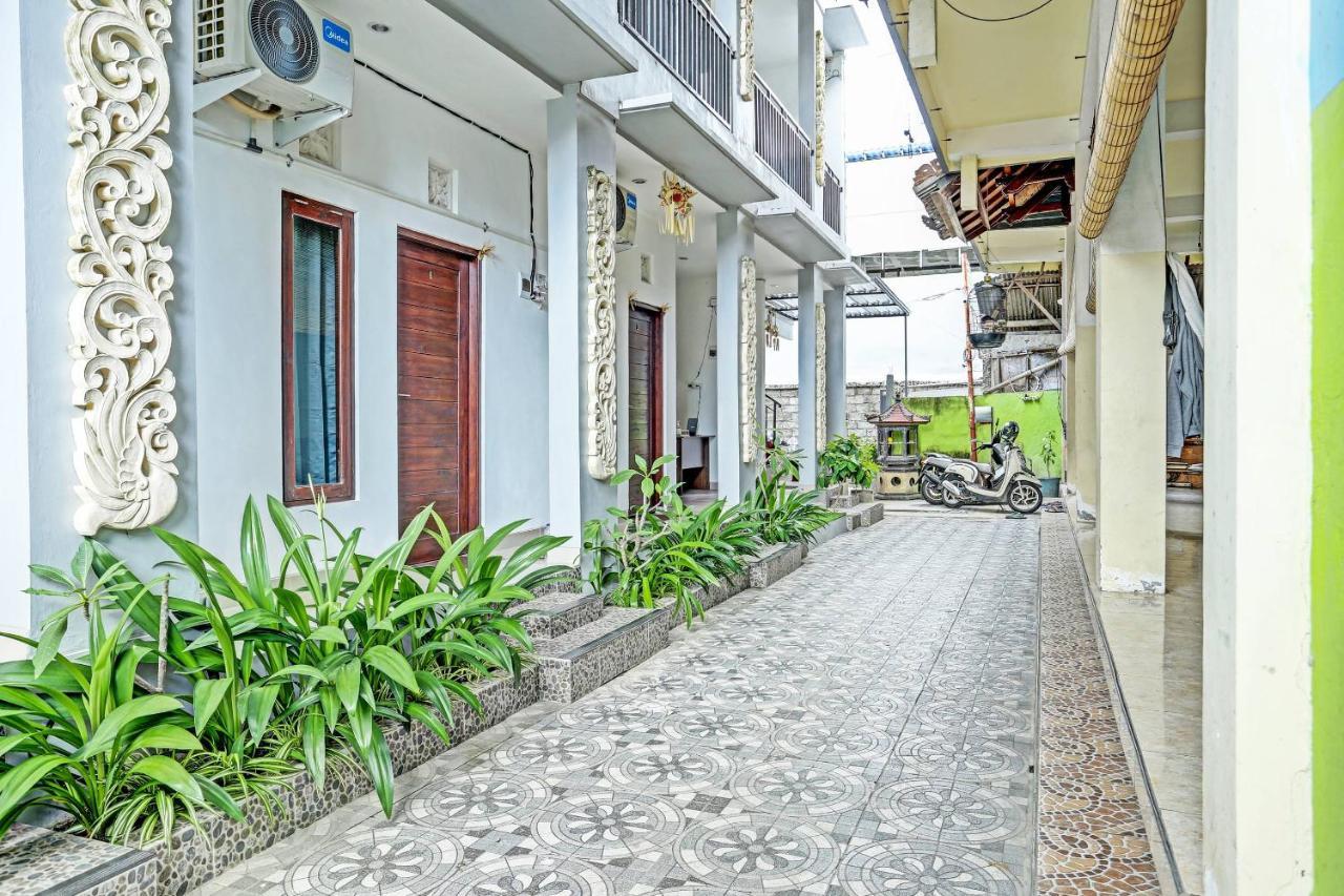 Oyo 91080 Kubu D&D Guesthouse Семиньяк Экстерьер фото