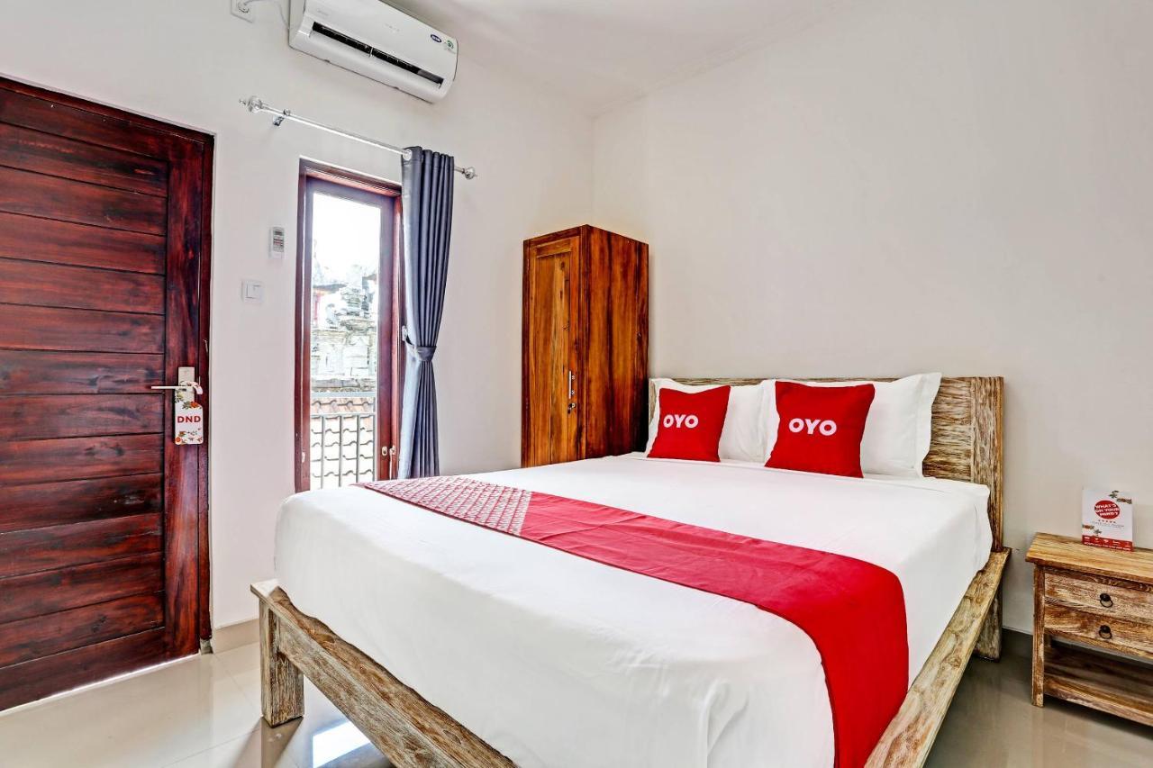 Oyo 91080 Kubu D&D Guesthouse Семиньяк Экстерьер фото