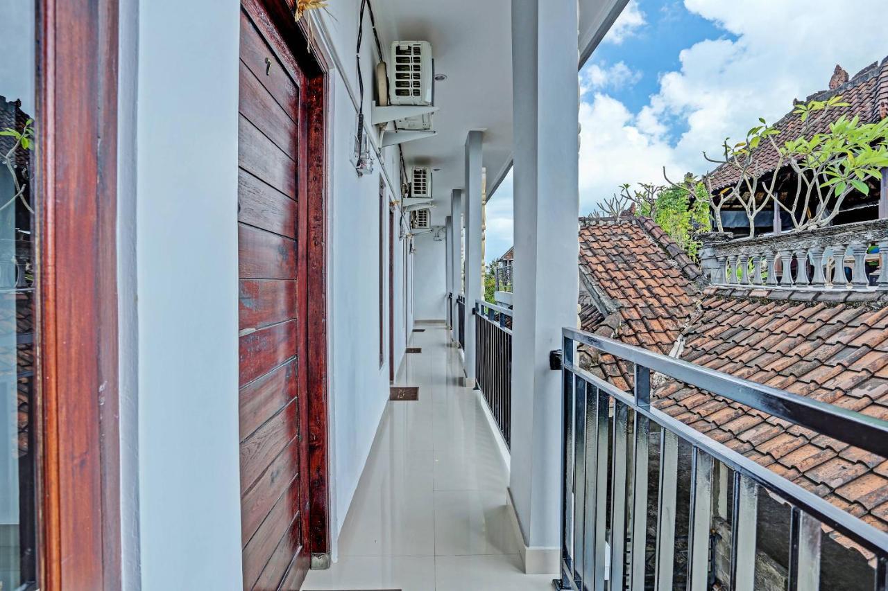 Oyo 91080 Kubu D&D Guesthouse Семиньяк Экстерьер фото