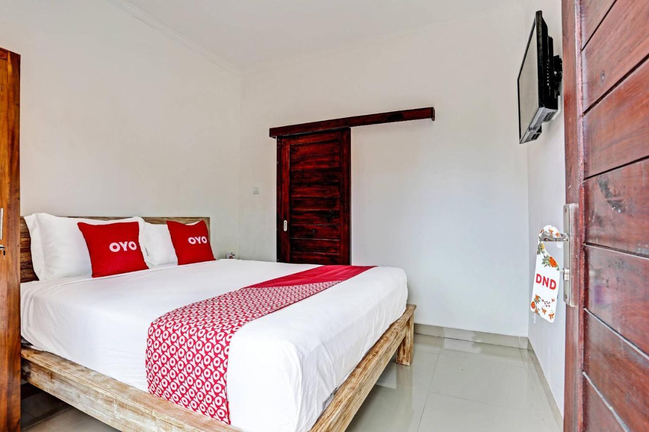 Oyo 91080 Kubu D&D Guesthouse Семиньяк Экстерьер фото