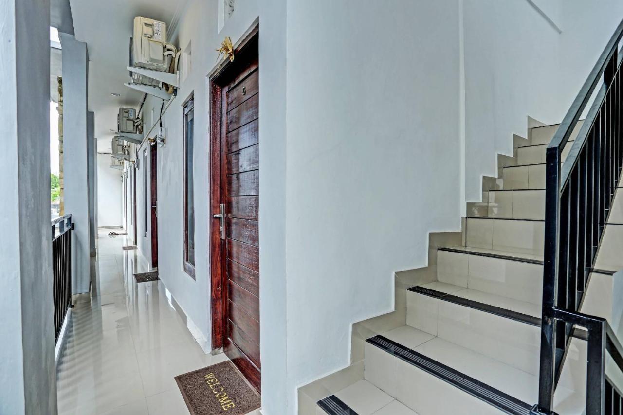 Oyo 91080 Kubu D&D Guesthouse Семиньяк Экстерьер фото