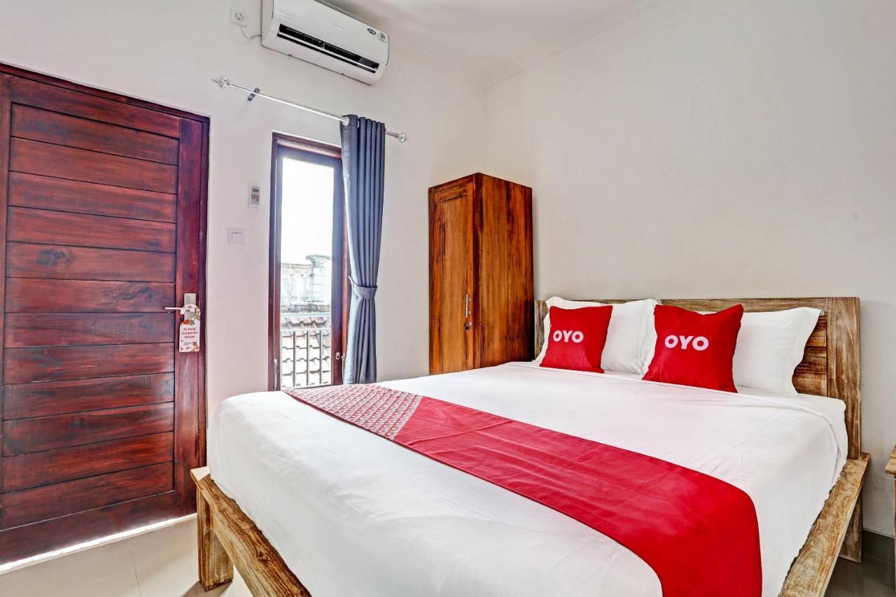 Oyo 91080 Kubu D&D Guesthouse Семиньяк Экстерьер фото